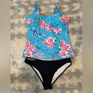 Two piece swimsuit. Size XL new without tags